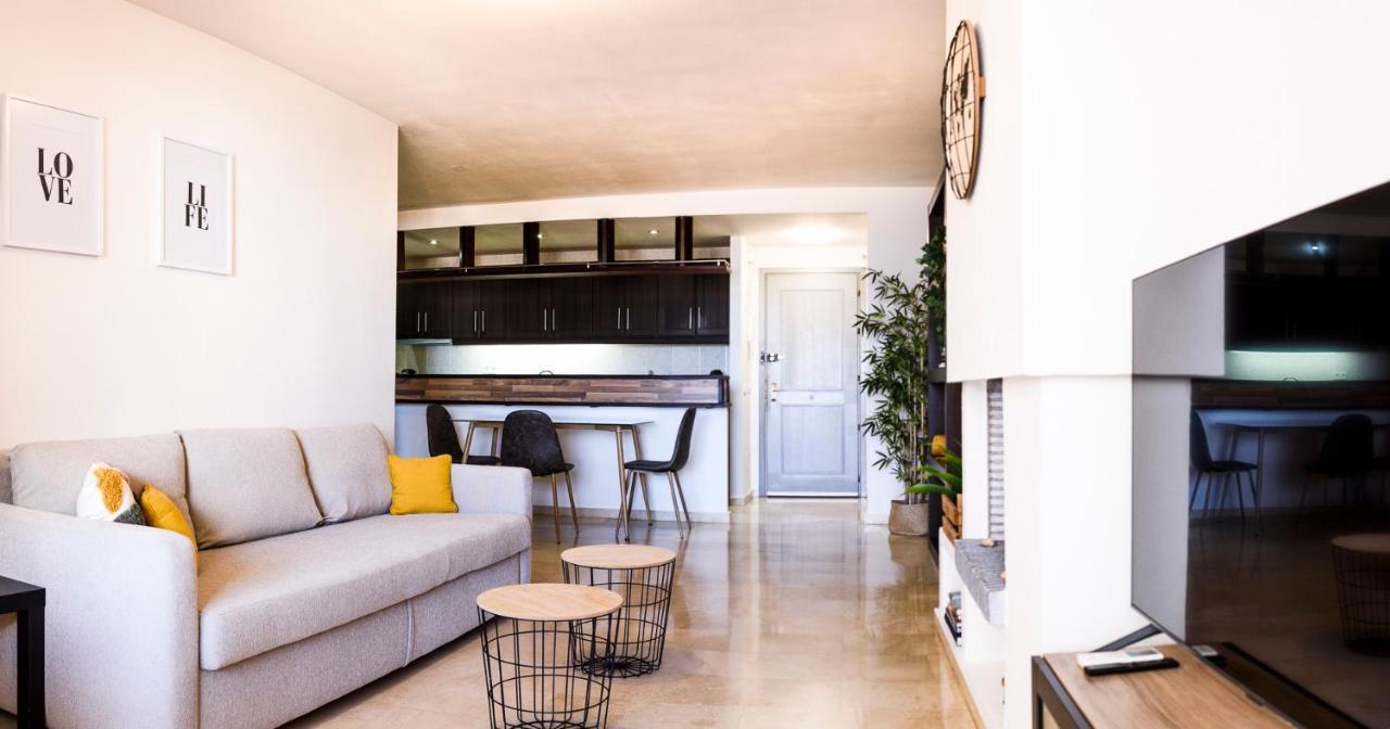 Estepona Marina With Sea Views, Pool And Parking 외부 사진